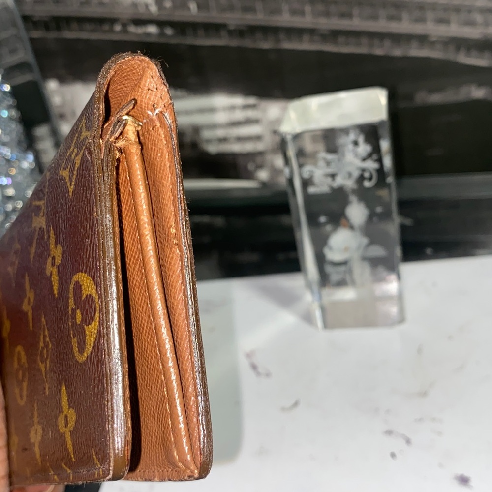 Authentic Louis Vuitton Monogram Brazza unisex Wa… - image 13